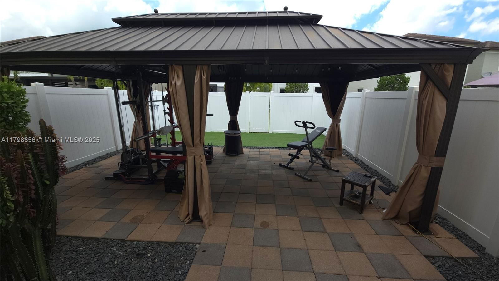 Real estate property located at 3431 106th Ter, Miami-dade, Aquabella Section Two, Hialeah, FL