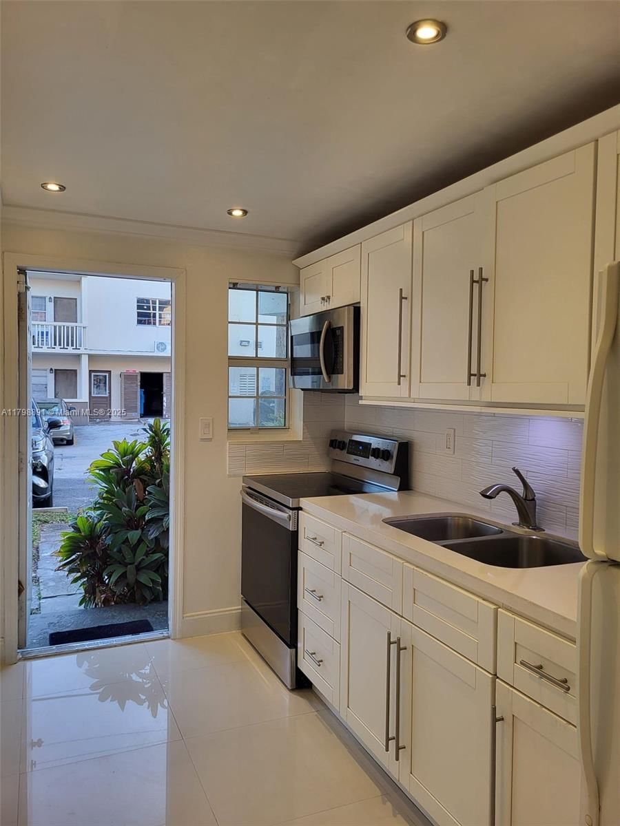 Real estate property located at 1450 170th St #106, Miami-dade, Floridian Arms Condo, North Miami Beach, FL