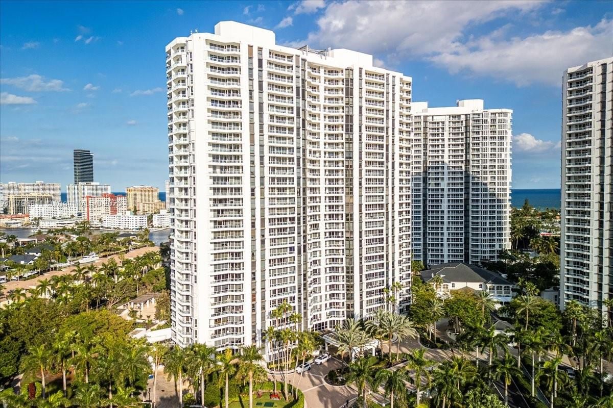 Real estate property located at 21205 Yacht Club Dr #308, Miami-dade, North Tower At The Point, Aventura, FL