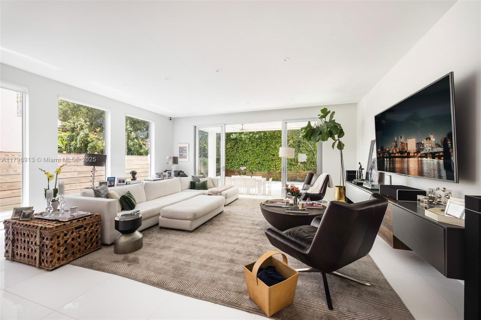 Real estate property located at 2916 Catalina St #2916, Miami-dade, Torbertville Sub, Coconut Grove, FL