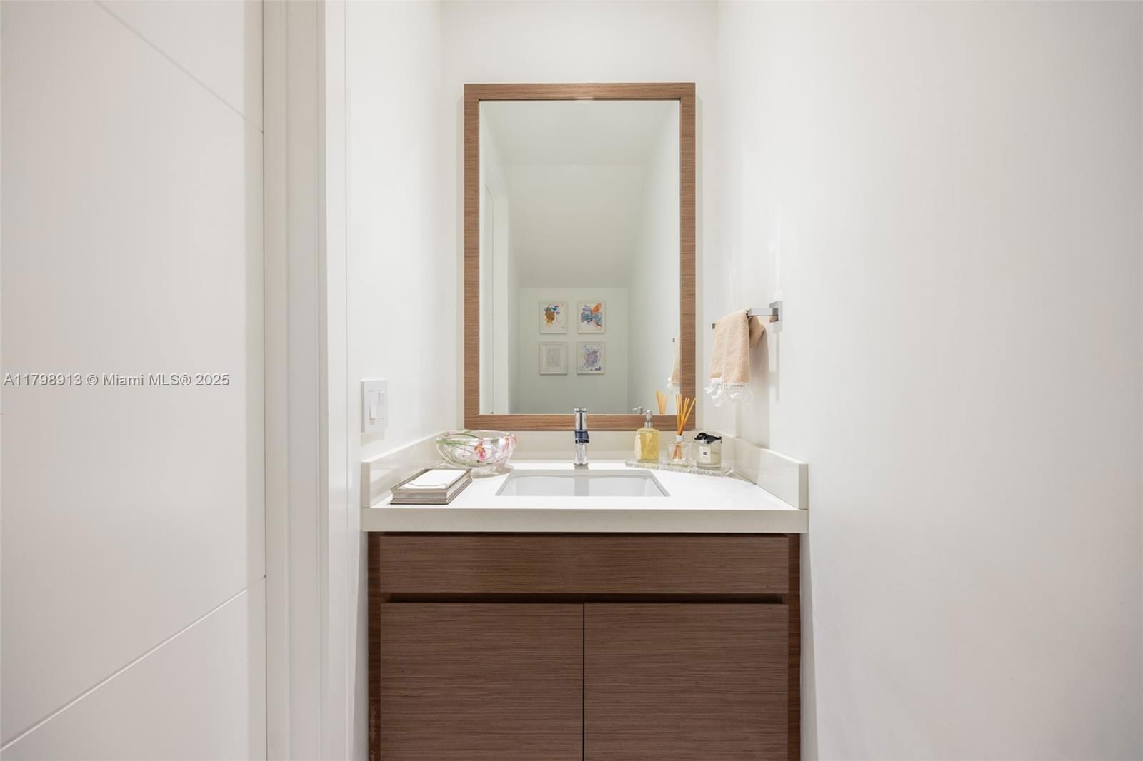 Real estate property located at 2916 Catalina St #2916, Miami-dade, Torbertville Sub, Coconut Grove, FL