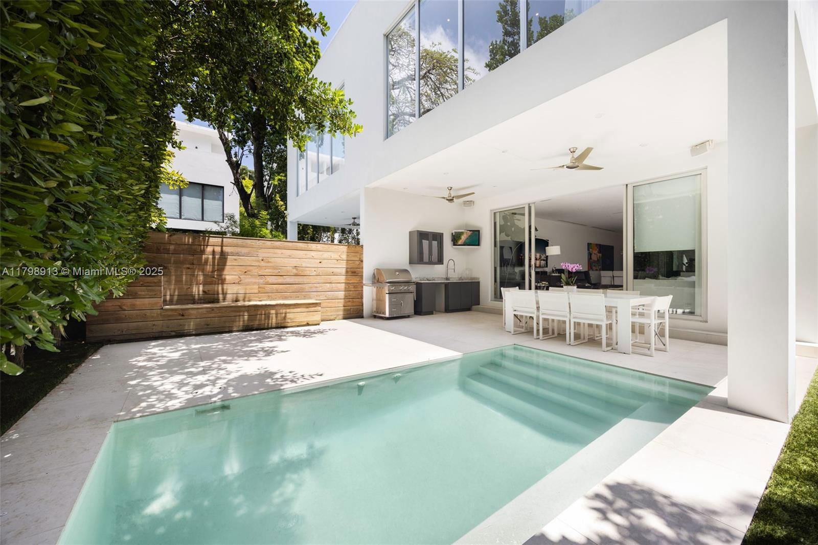 Real estate property located at 2916 Catalina St #2916, Miami-dade, Torbertville Sub, Coconut Grove, FL