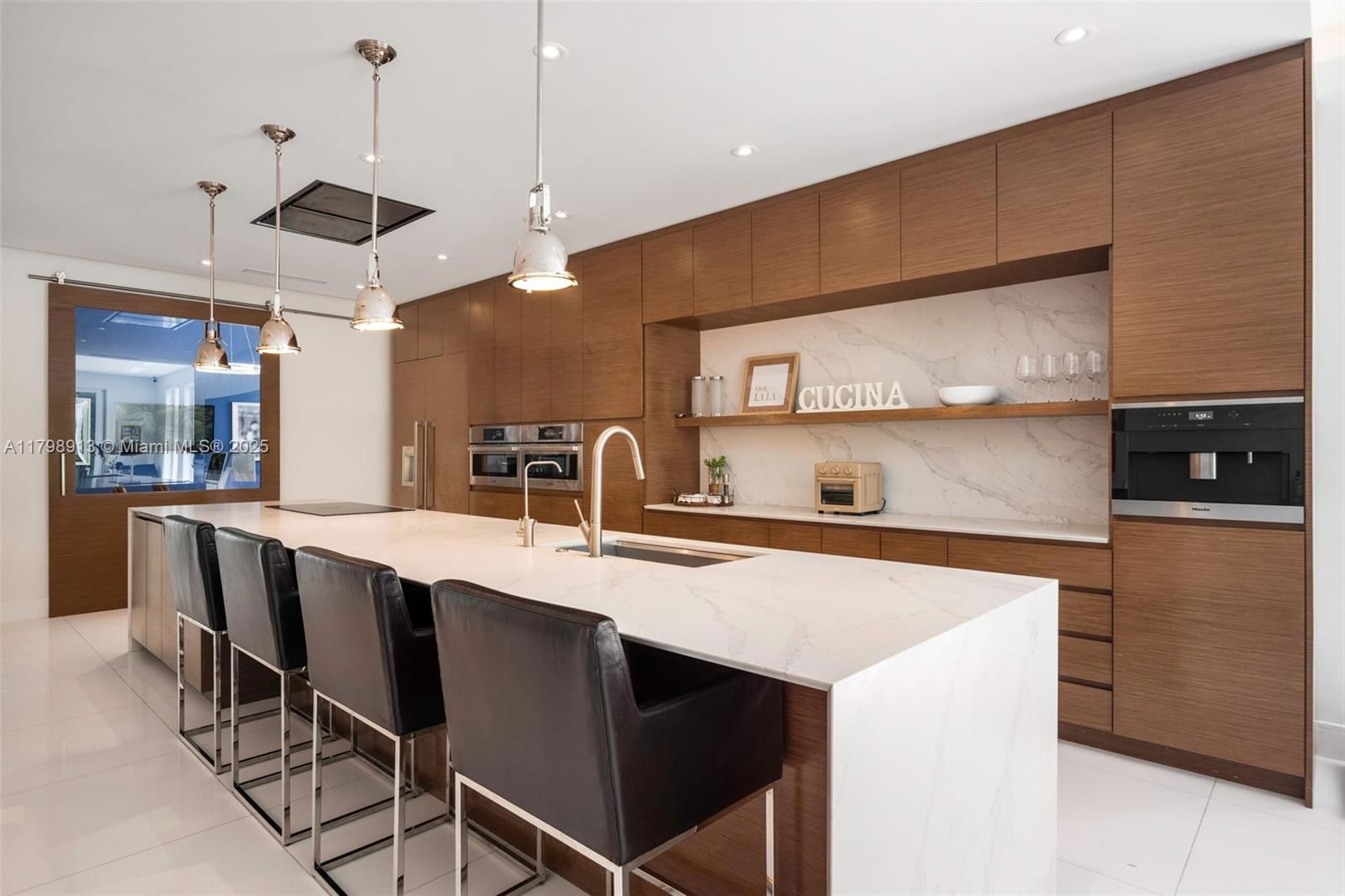 Real estate property located at 2916 Catalina St #2916, Miami-dade, Torbertville Sub, Coconut Grove, FL