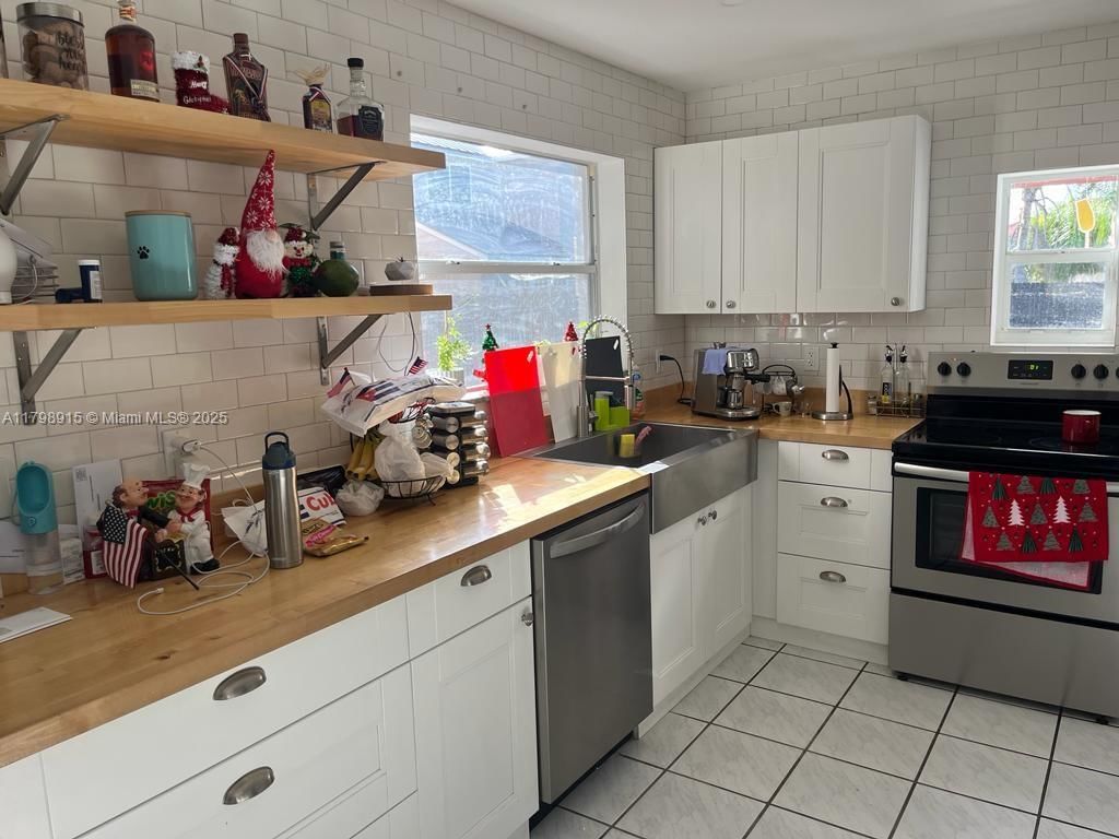 Real estate property located at 9953 154th Ct, Miami-dade, Weitzer Hammocks Homes Se, Miami, FL