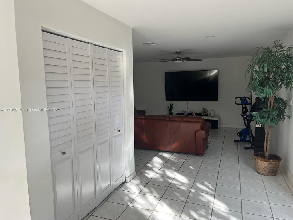 Real estate property located at 9953 154th Ct, Miami-dade, Weitzer Hammocks Homes Se, Miami, FL