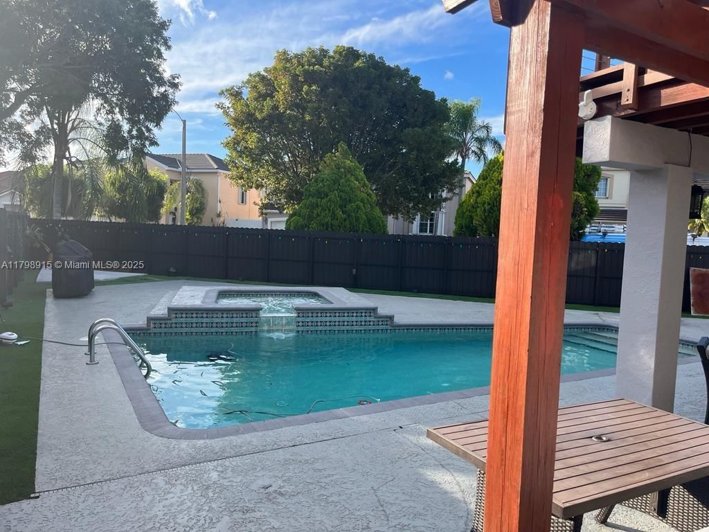 Real estate property located at 9953 154th Ct, Miami-dade, Weitzer Hammocks Homes Se, Miami, FL