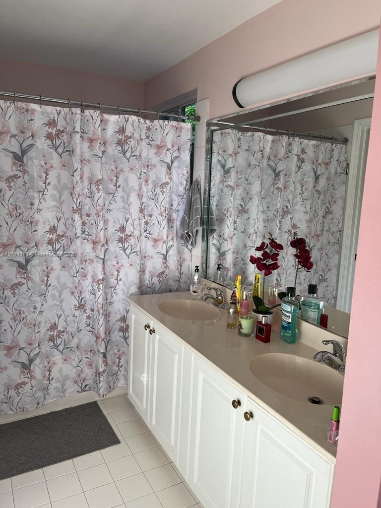 Real estate property located at 9953 154th Ct, Miami-dade, Weitzer Hammocks Homes Se, Miami, FL