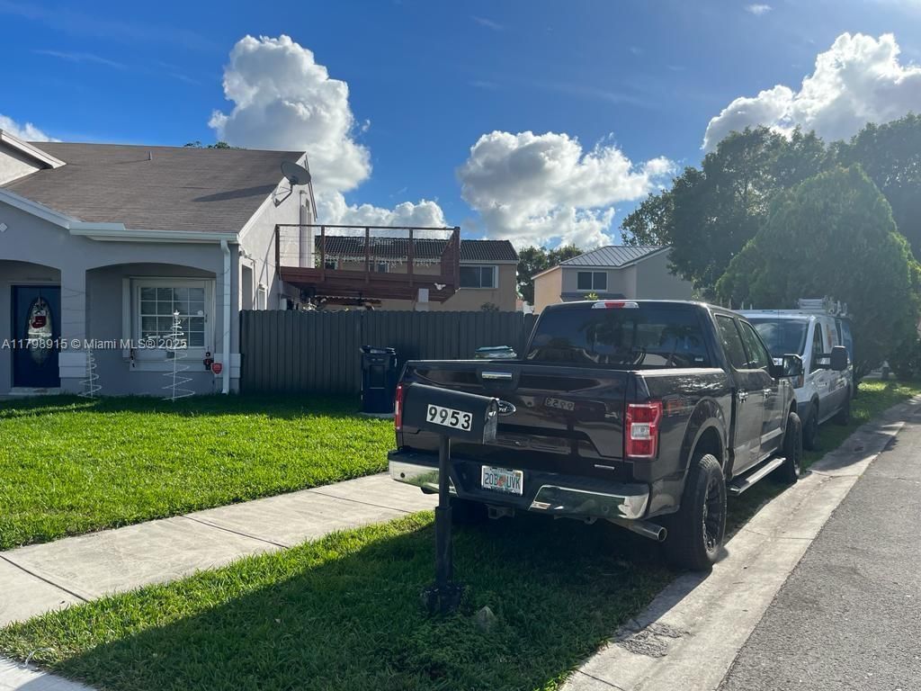 Real estate property located at 9953 154th Ct, Miami-dade, Weitzer Hammocks Homes Se, Miami, FL