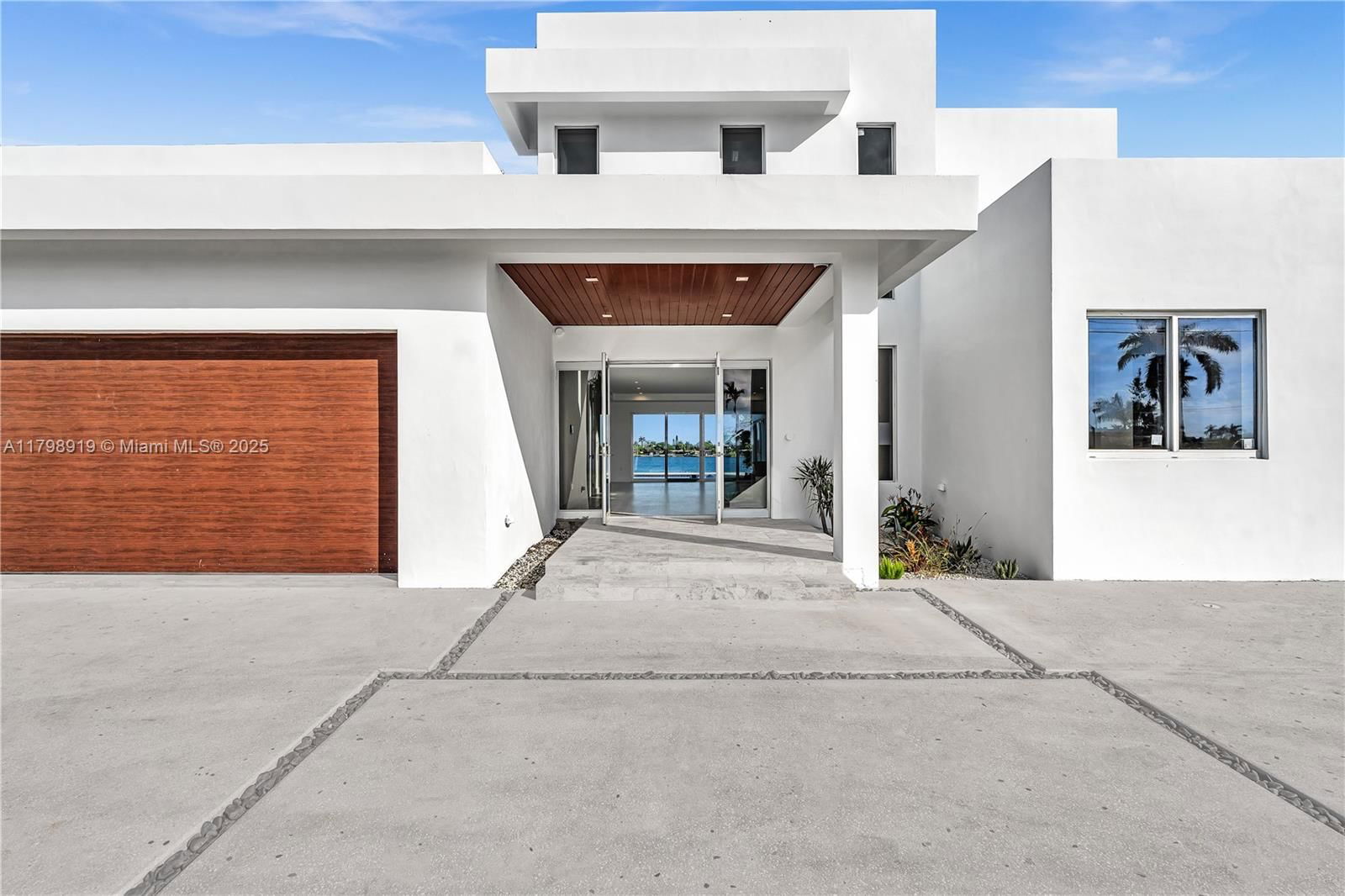 Real estate property located at 10755 52nd Ter, Miami-dade, Westwood Lake 10th Addn, Miami, FL