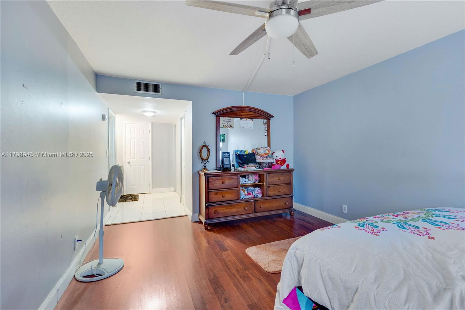 Real estate property located at 4848 24th Ct #215, Broward, Town Square Condo, Lauderdale Lakes, FL