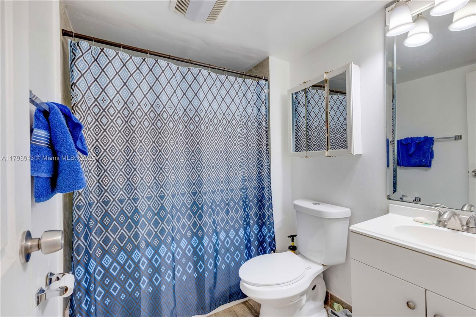 Real estate property located at 4848 24th Ct #215, Broward, Town Square Condo, Lauderdale Lakes, FL