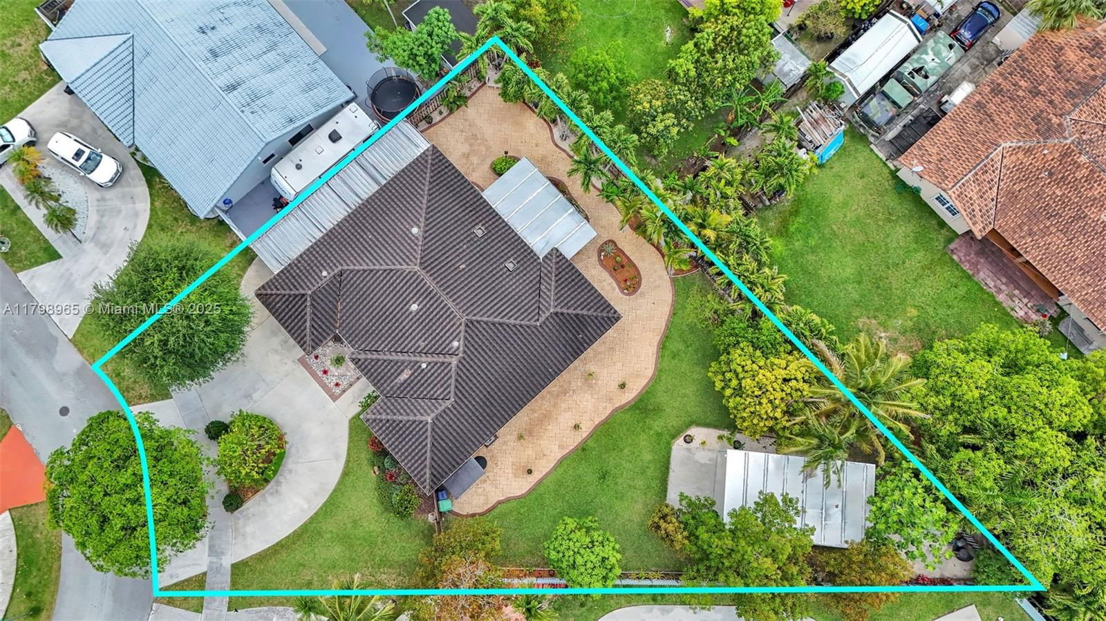 Real estate property located at 15216 146 Ave, Miami-dade, South Landing Estates, Miami, FL