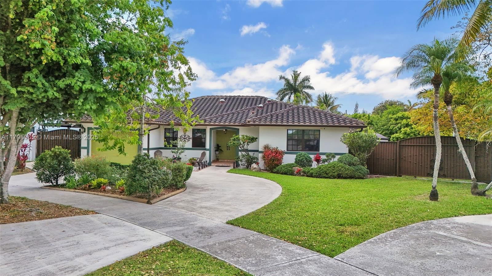 Real estate property located at 15216 146 Ave, Miami-dade, South Landing Estates, Miami, FL