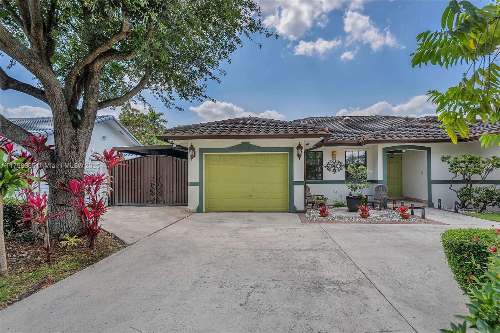 Real estate property located at 15216 146 Ave, Miami-dade, South Landing Estates, Miami, FL