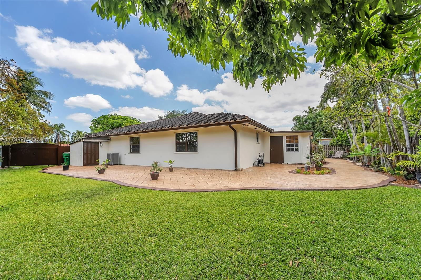 Real estate property located at 15216 146 Ave, Miami-dade, South Landing Estates, Miami, FL