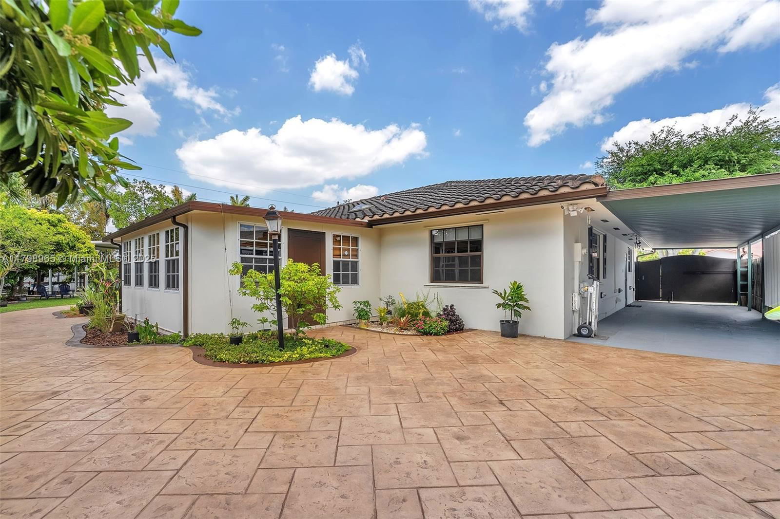 Real estate property located at 15216 146 Ave, Miami-dade, South Landing Estates, Miami, FL