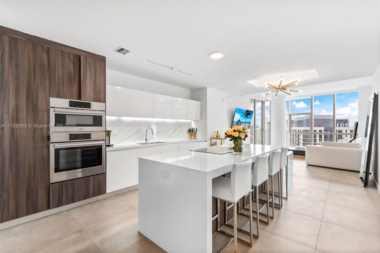 Real estate property located at 851 1st Ave #4011, Miami-dade, Paramount Miami Worldcent, Miami, FL