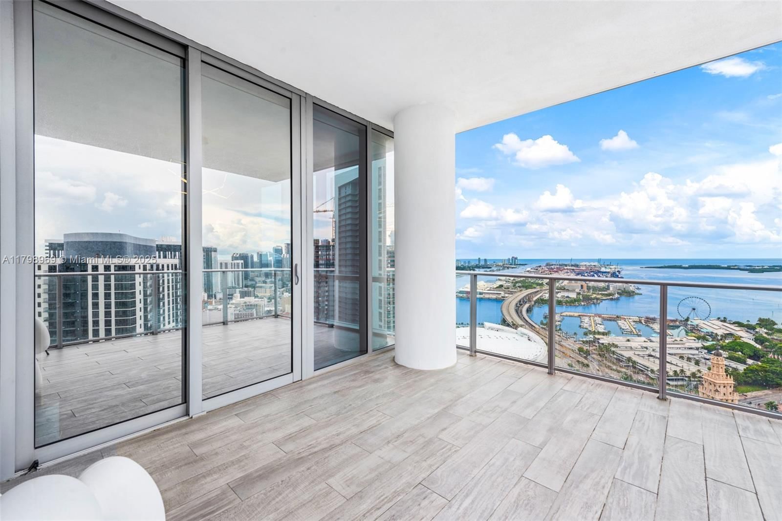 Real estate property located at 851 1st Ave #4011, Miami-dade, Paramount Miami Worldcent, Miami, FL