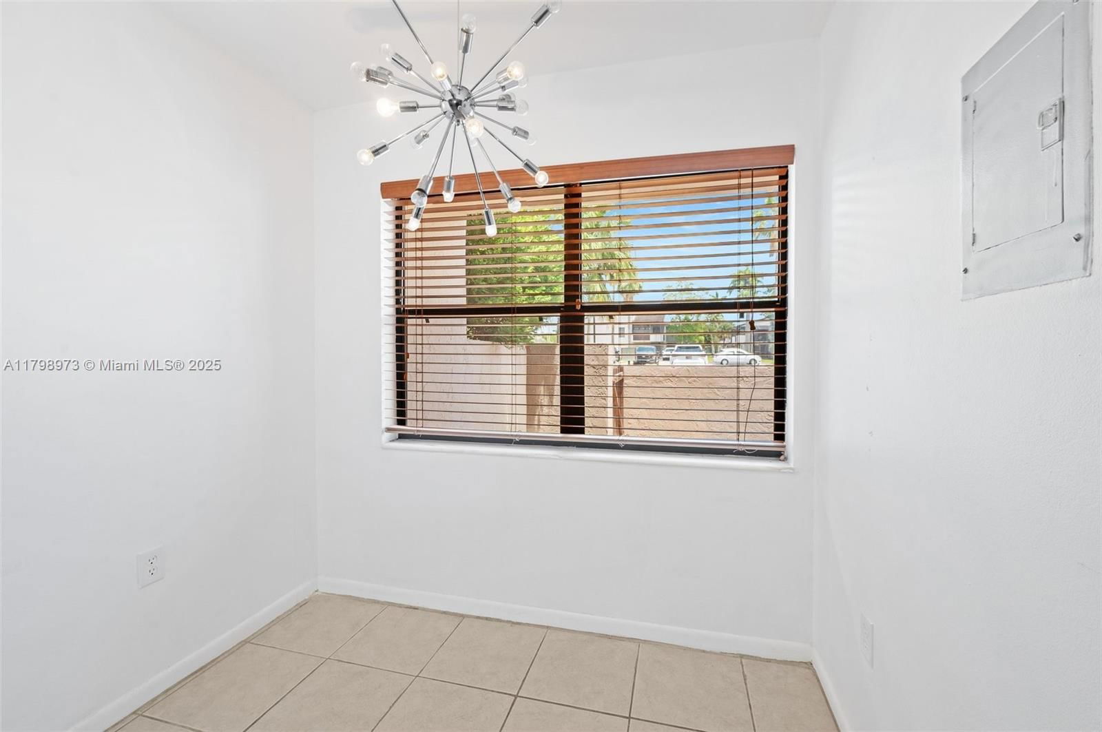 Real estate property located at 10180 41st St #99-9, Miami-dade, Villas Of Amberwood Condo, Doral, FL