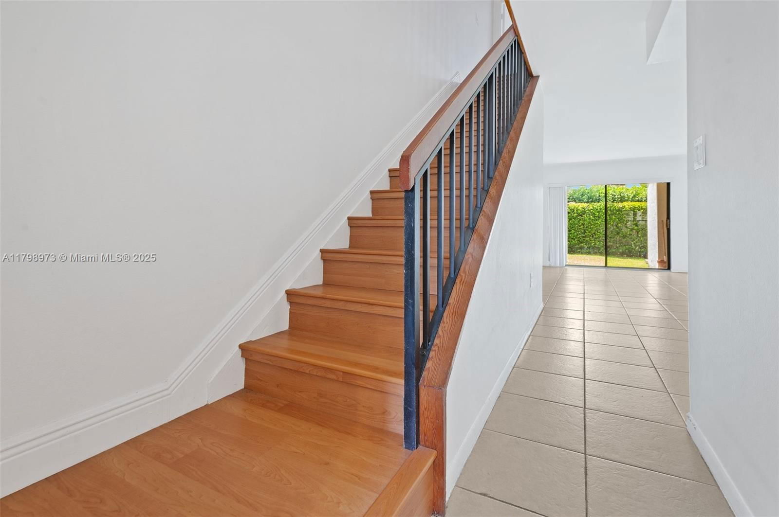 Real estate property located at 10180 41st St #99-9, Miami-dade, Villas Of Amberwood Condo, Doral, FL