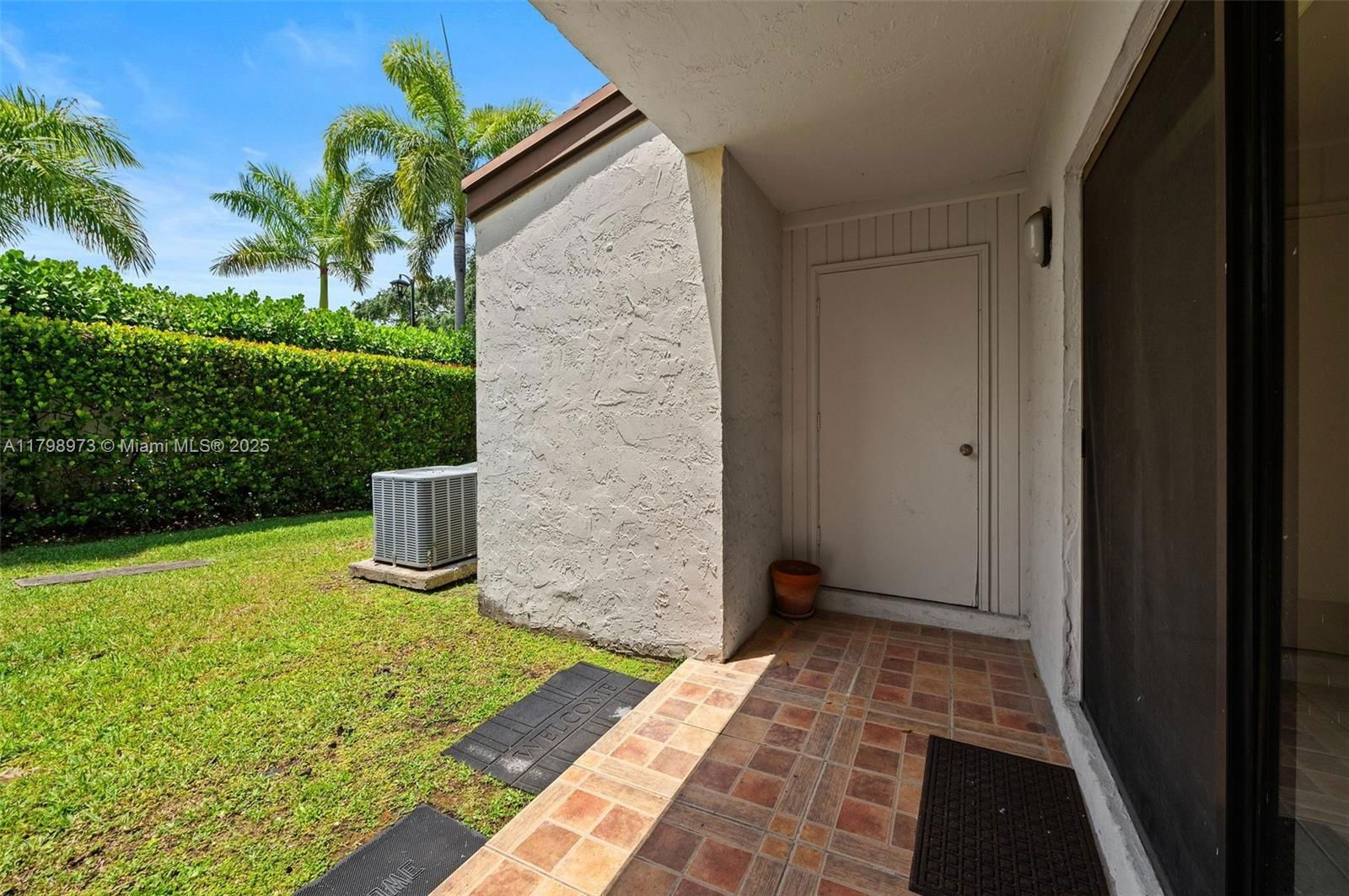 Real estate property located at 10180 41st St #99-9, Miami-dade, Villas Of Amberwood Condo, Doral, FL