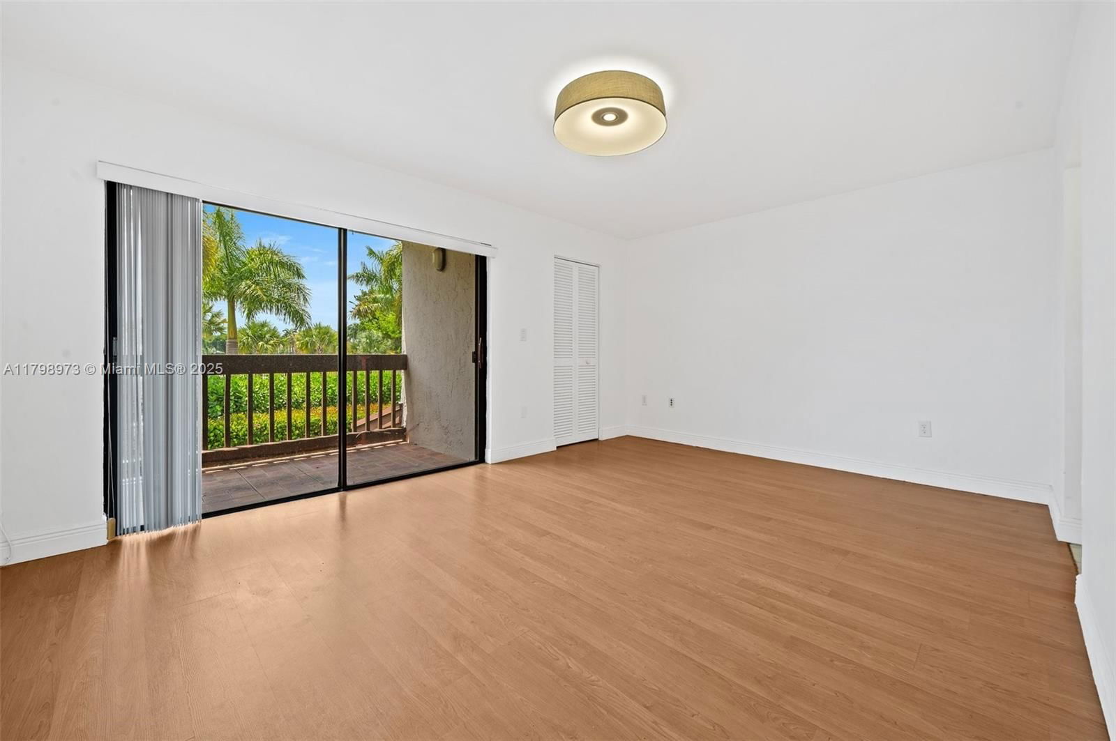 Real estate property located at 10180 41st St #99-9, Miami-dade, Villas Of Amberwood Condo, Doral, FL