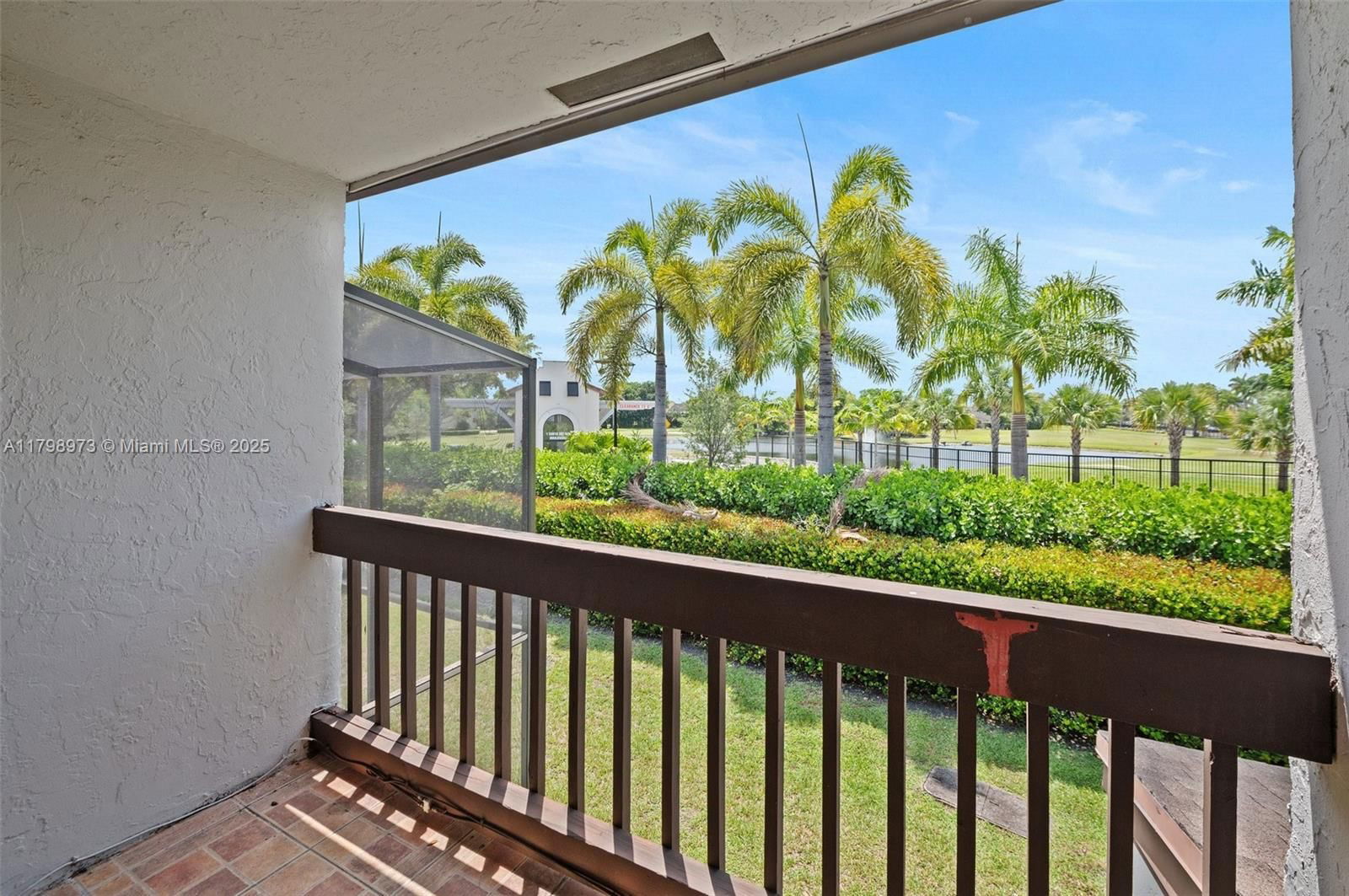 Real estate property located at 10180 41st St #99-9, Miami-dade, Villas Of Amberwood Condo, Doral, FL