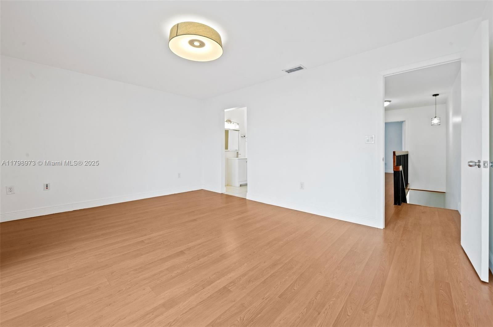 Real estate property located at 10180 41st St #99-9, Miami-dade, Villas Of Amberwood Condo, Doral, FL