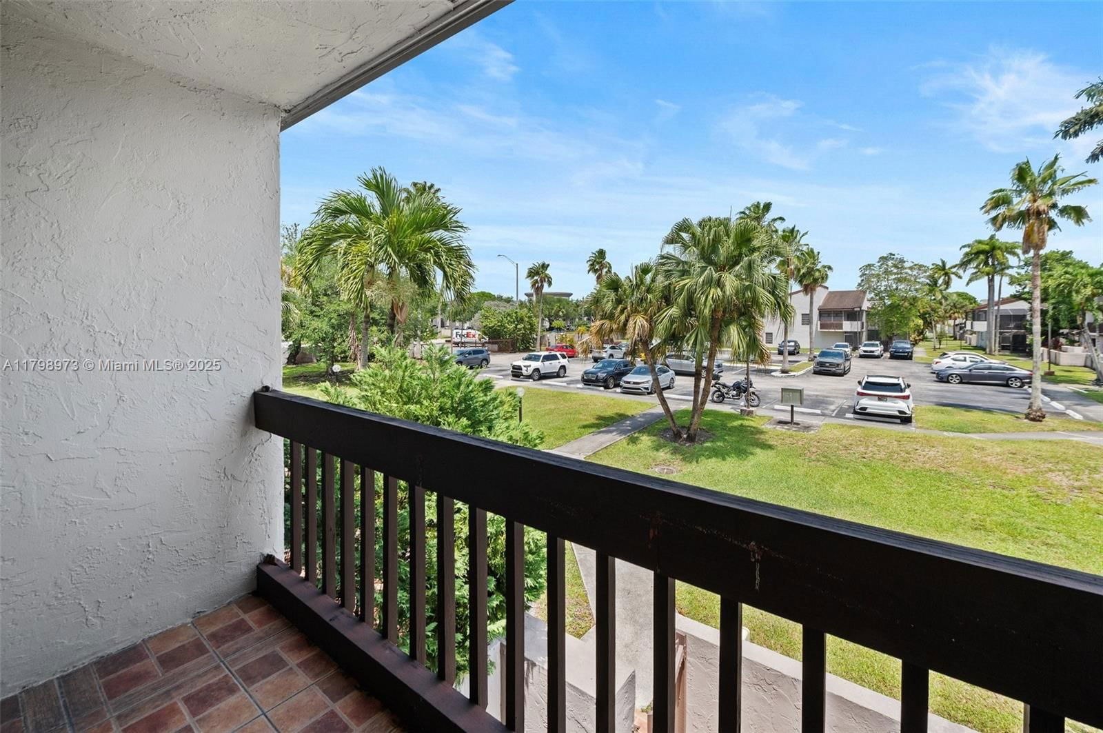 Real estate property located at 10180 41st St #99-9, Miami-dade, Villas Of Amberwood Condo, Doral, FL