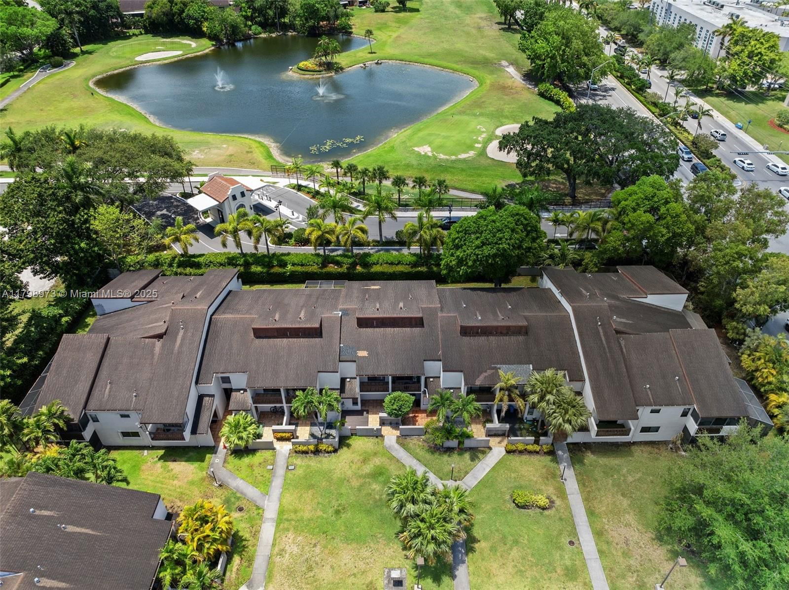Real estate property located at 10180 41st St #99-9, Miami-dade, Villas Of Amberwood Condo, Doral, FL