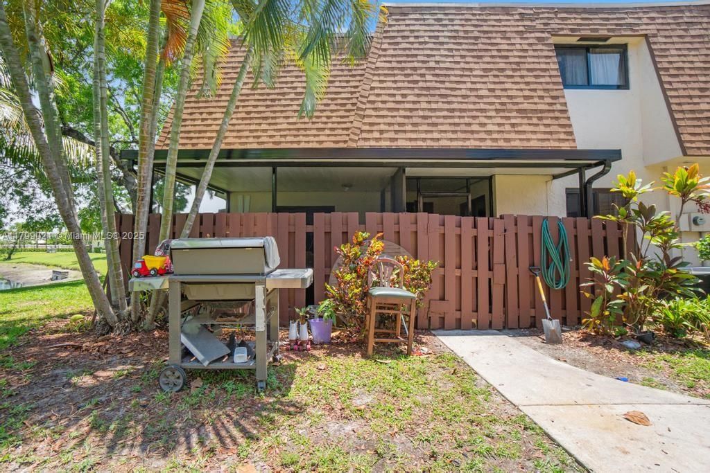 Real estate property located at 216 San Remo Blvd, Broward, North Lauderdale Division, North Lauderdale, FL