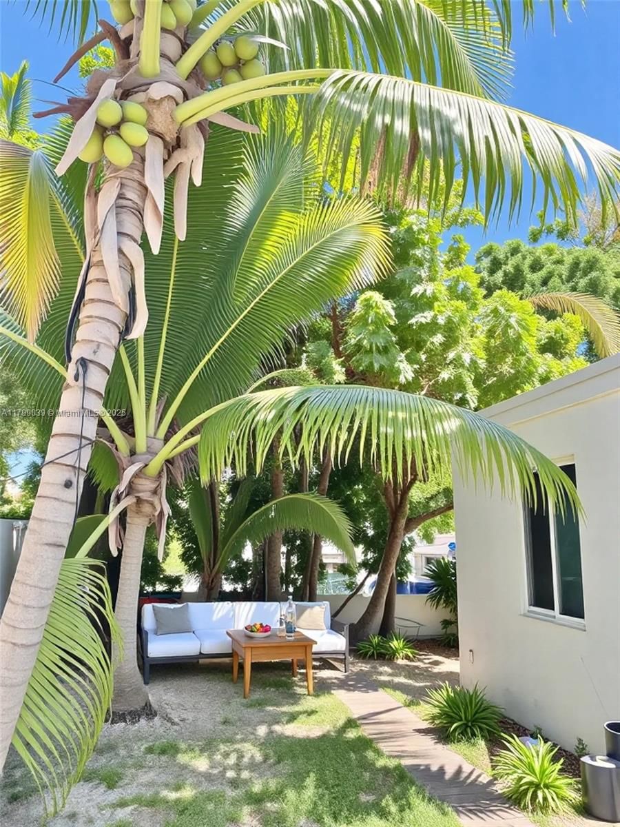 Real estate property located at 16204 18th Ct, Miami-dade, Fulford Heights, North Miami Beach, FL
