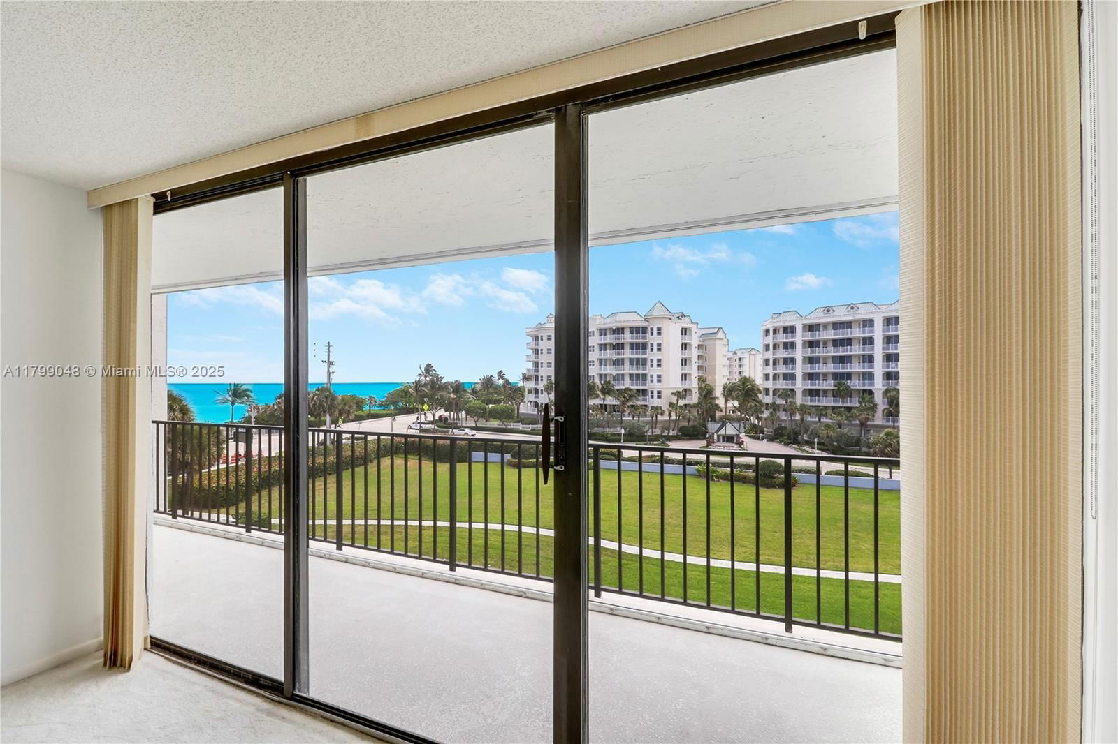 Real estate property located at 1300 Highway A1a #404, Palm Beach, Oceancrest Condo Apts, Jupiter, FL