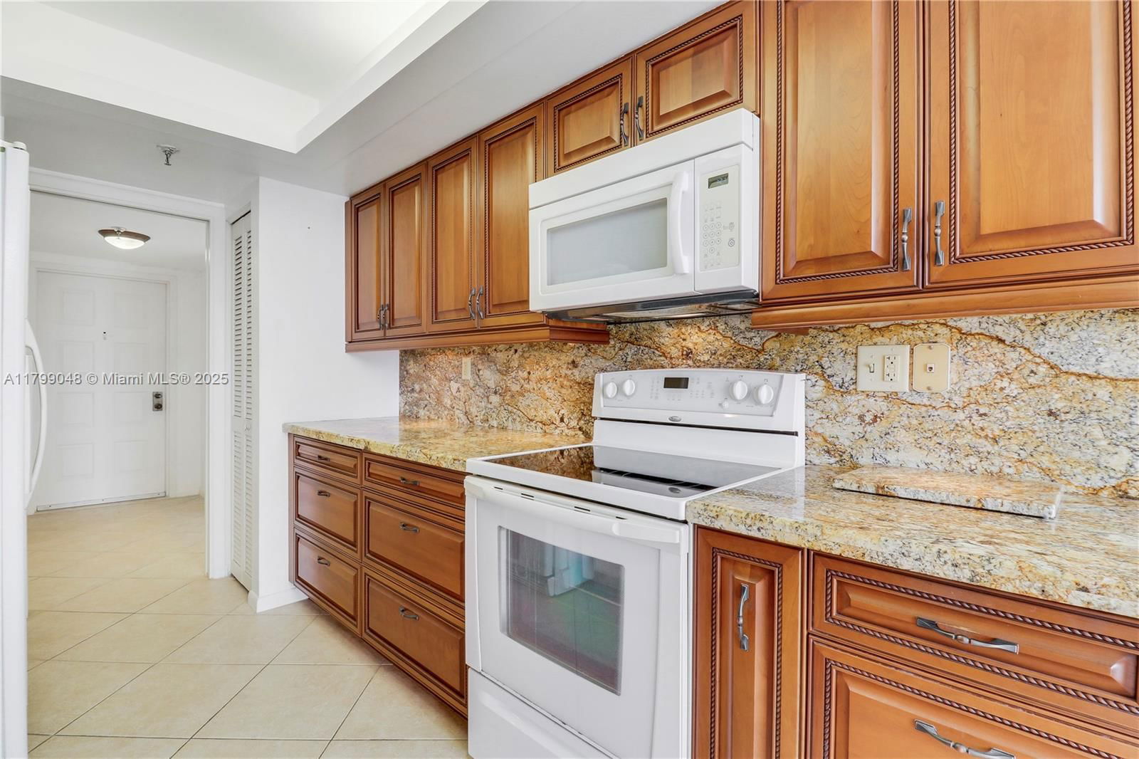Real estate property located at 1300 Highway A1a #404, Palm Beach, Oceancrest Condo Apts, Jupiter, FL