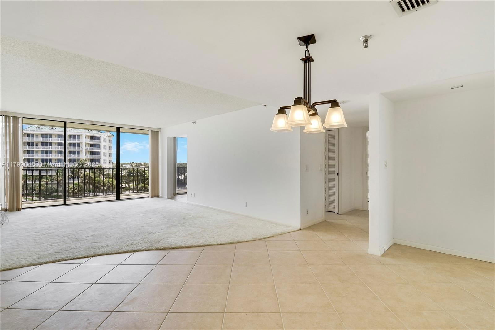 Real estate property located at 1300 Highway A1a #404, Palm Beach, Oceancrest Condo Apts, Jupiter, FL
