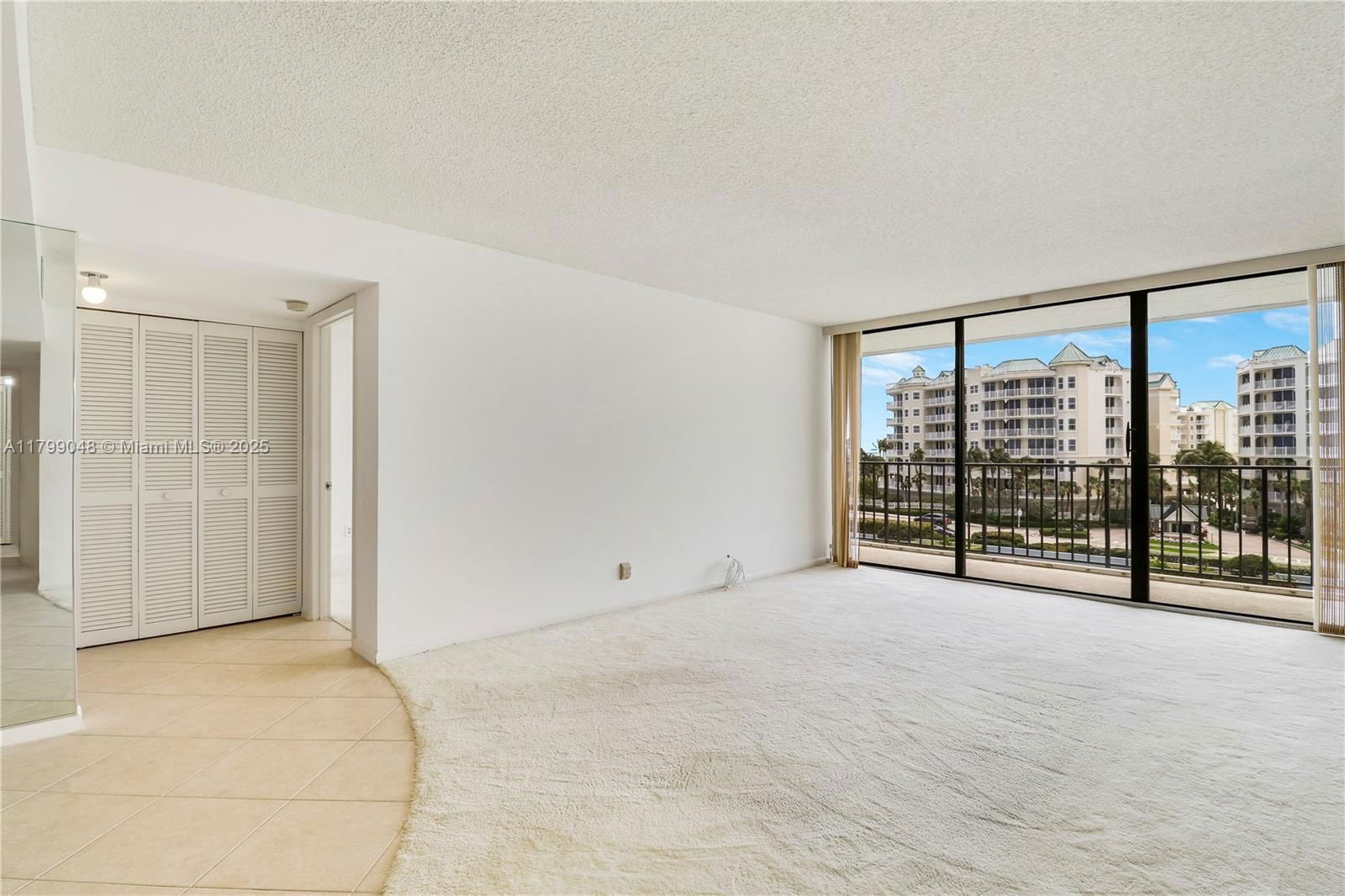 Real estate property located at 1300 Highway A1a #404, Palm Beach, Oceancrest Condo Apts, Jupiter, FL