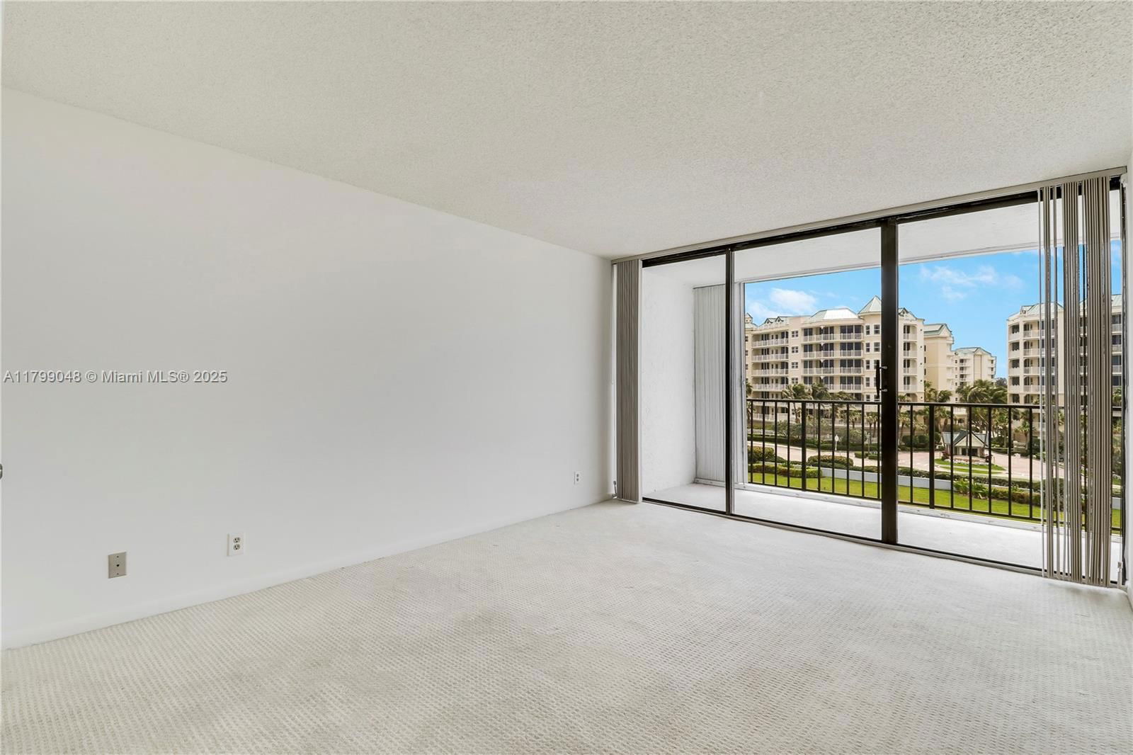 Real estate property located at 1300 Highway A1a #404, Palm Beach, Oceancrest Condo Apts, Jupiter, FL