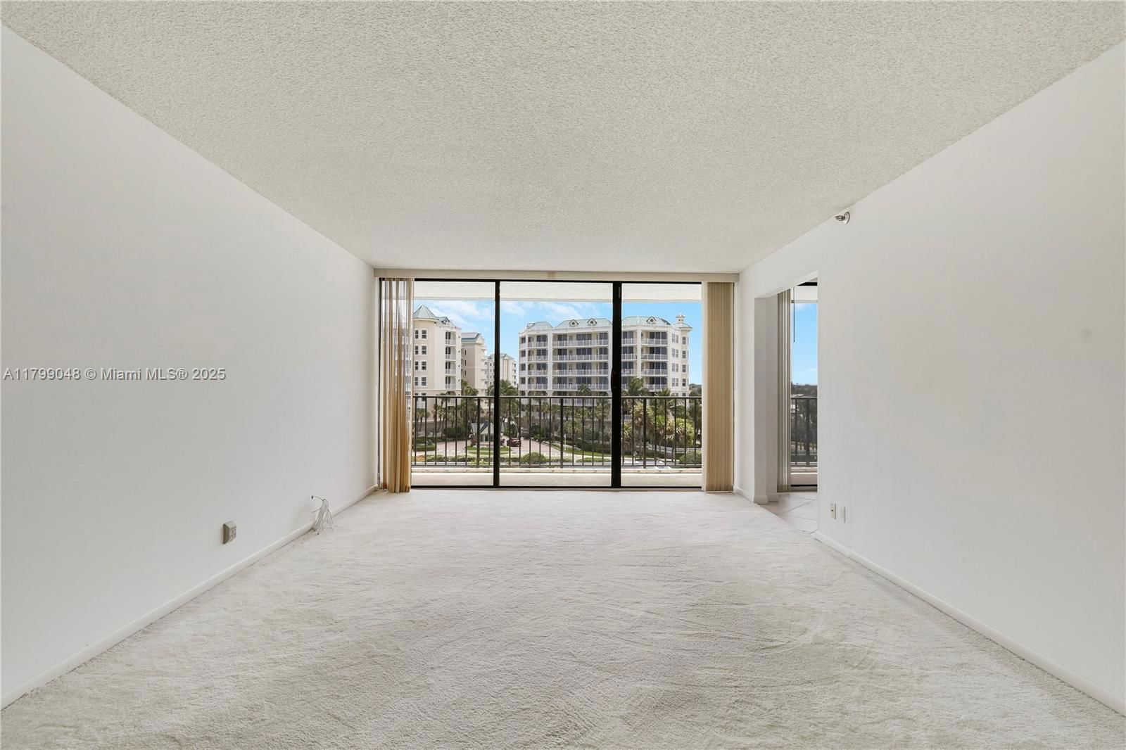 Real estate property located at 1300 Highway A1a #404, Palm Beach, Oceancrest Condo Apts, Jupiter, FL