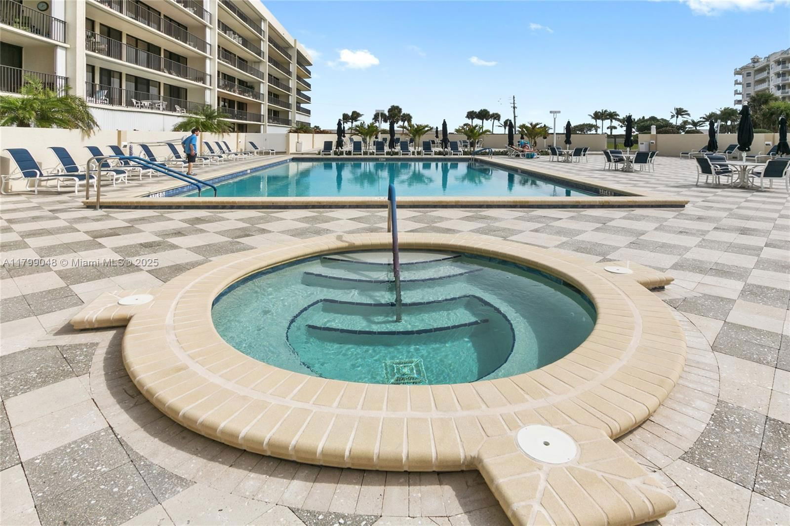 Real estate property located at 1300 Highway A1a #404, Palm Beach, Oceancrest Condo Apts, Jupiter, FL