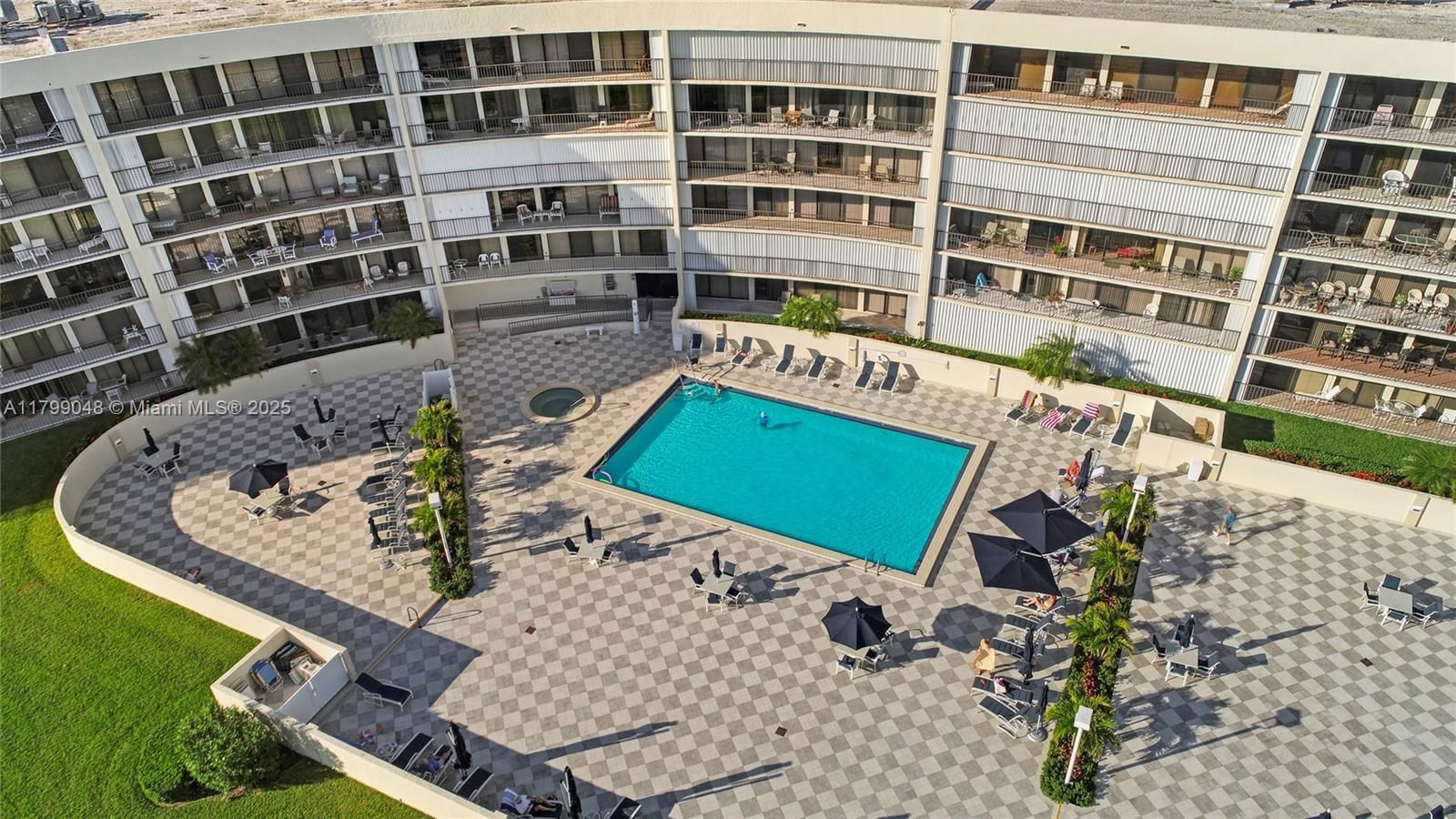 Real estate property located at 1300 Highway A1a #404, Palm Beach, Oceancrest Condo Apts, Jupiter, FL