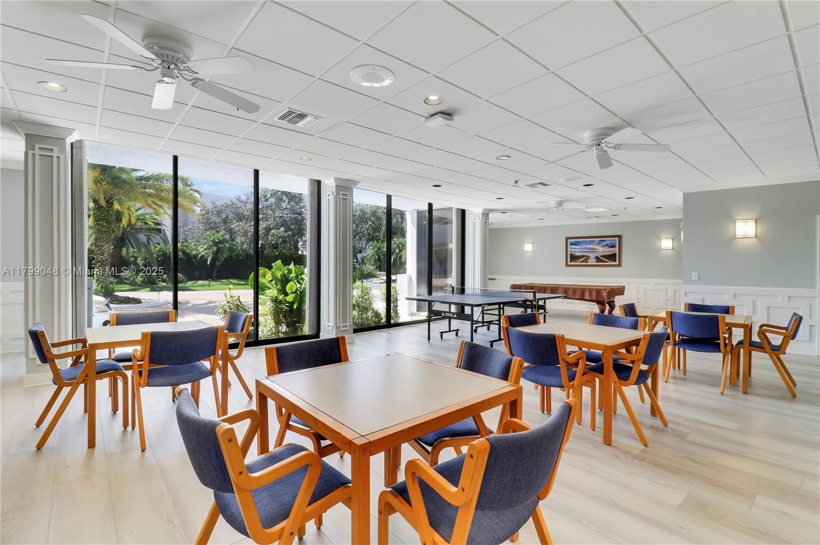 Real estate property located at 1300 Highway A1a #404, Palm Beach, Oceancrest Condo Apts, Jupiter, FL