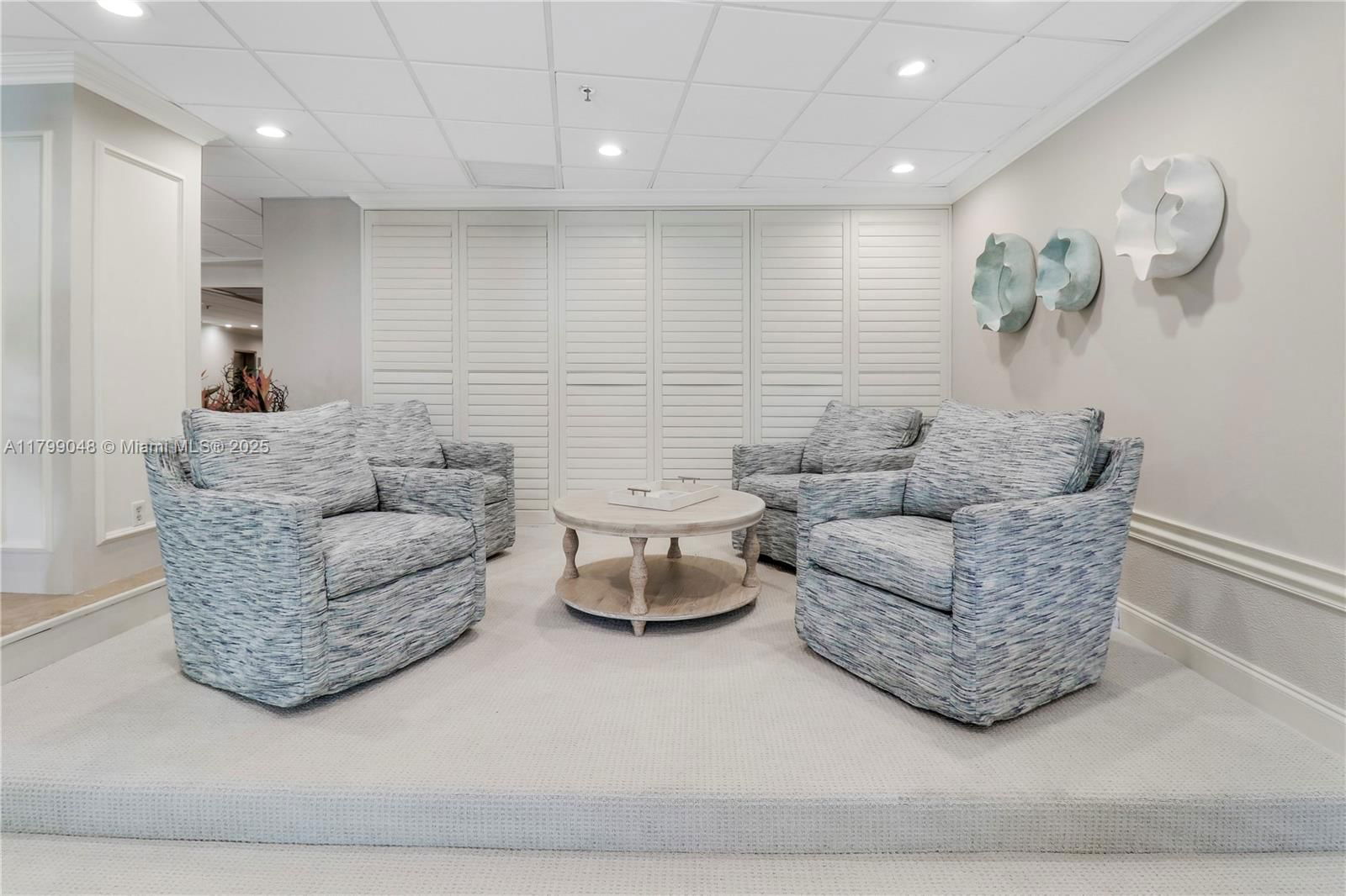 Real estate property located at 1300 Highway A1a #404, Palm Beach, Oceancrest Condo Apts, Jupiter, FL