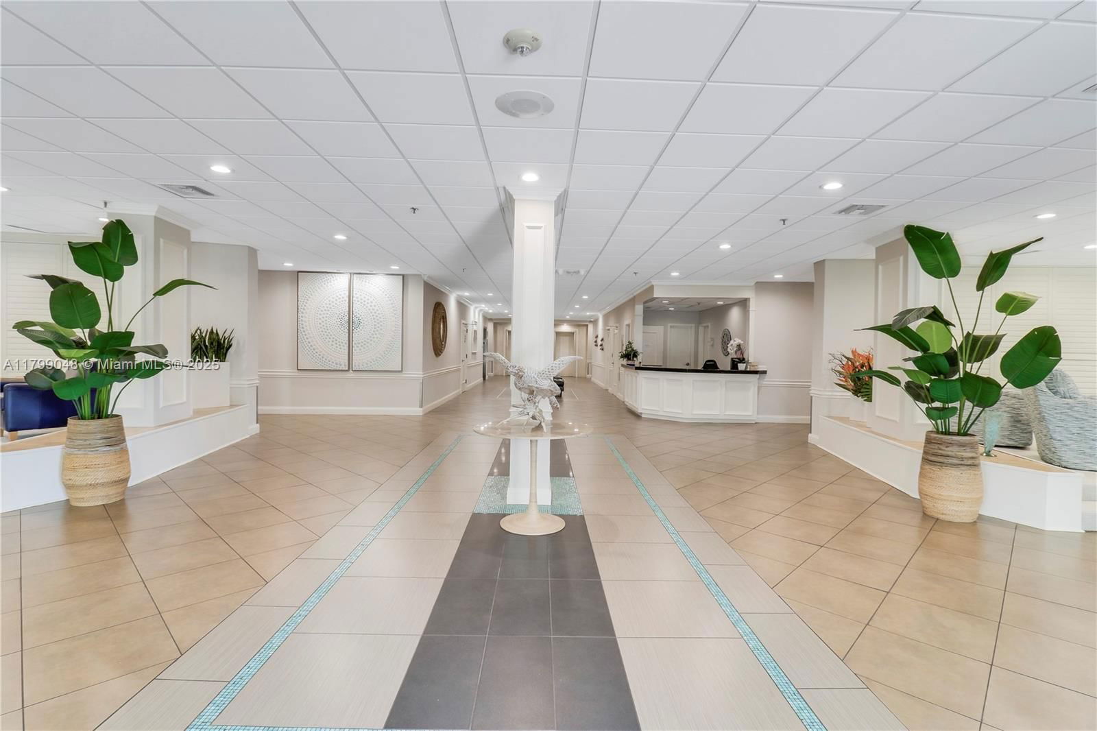 Real estate property located at 1300 Highway A1a #404, Palm Beach, Oceancrest Condo Apts, Jupiter, FL
