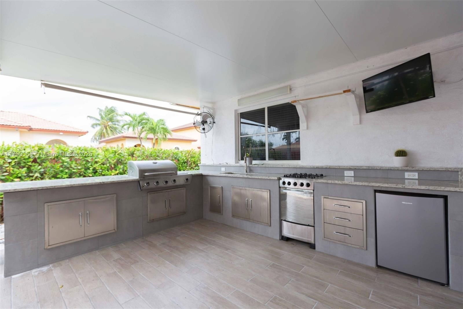 Real estate property located at 2501 41st Ter, Miami-dade, Meghans Place, Homestead, FL