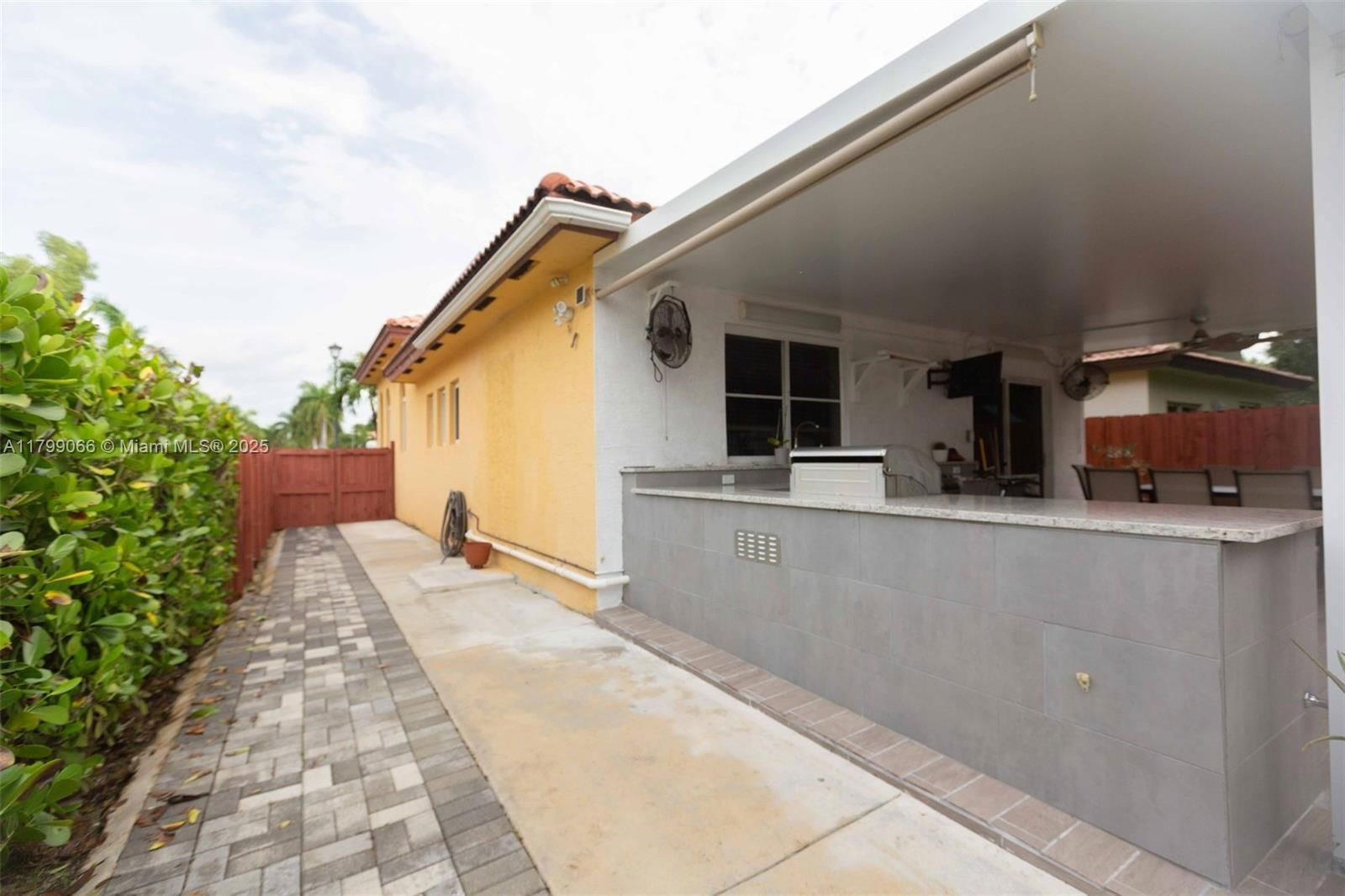 Real estate property located at 2501 41st Ter, Miami-dade, Meghans Place, Homestead, FL