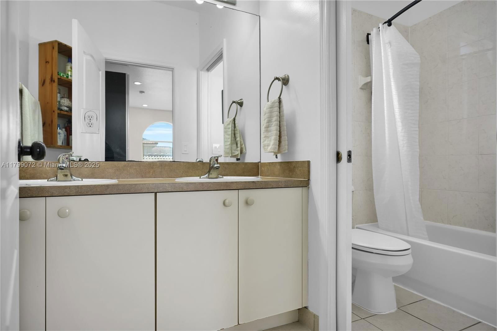 Real estate property located at 3743 10th Ct, Miami-dade, Portofino Pointe, Homestead, FL