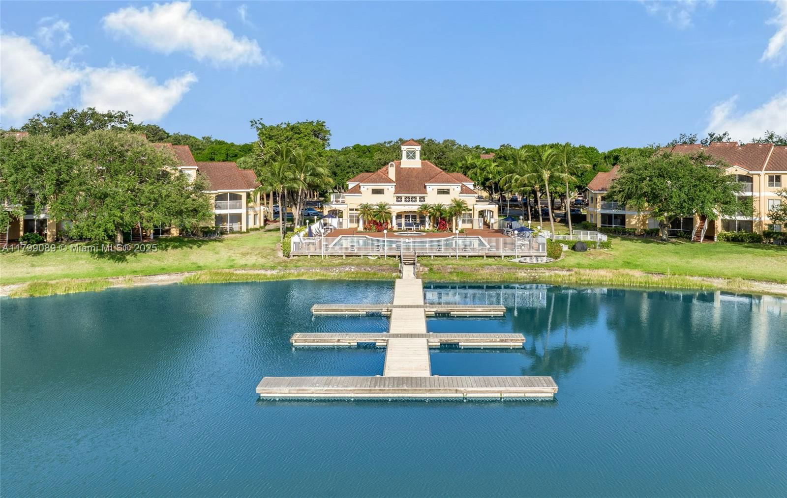 Real estate property located at 2440 33rd St #1804, Broward, Sailboat Pointe Condo, Oakland Park, FL
