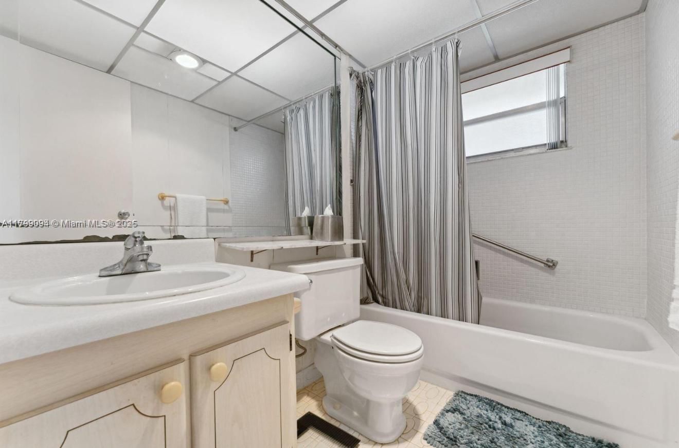Real estate property located at 92 Saxony B B, Palm Beach, Kings Point Saxony Condos, Delray Beach, FL