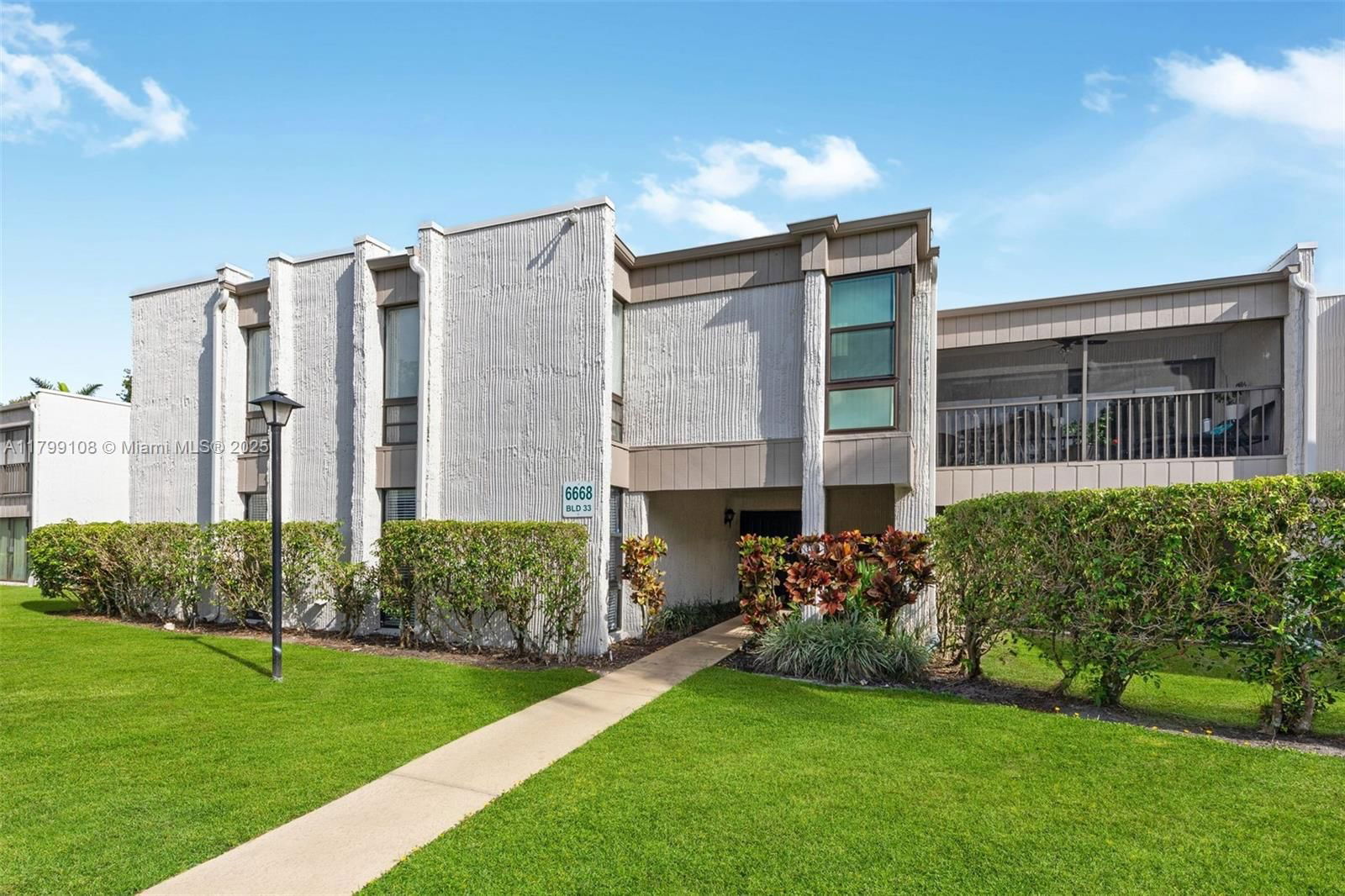 Real estate property located at 6668 Burning Wood Dr #166, Palm Beach, Woodhaven Condo, Boca Raton, FL
