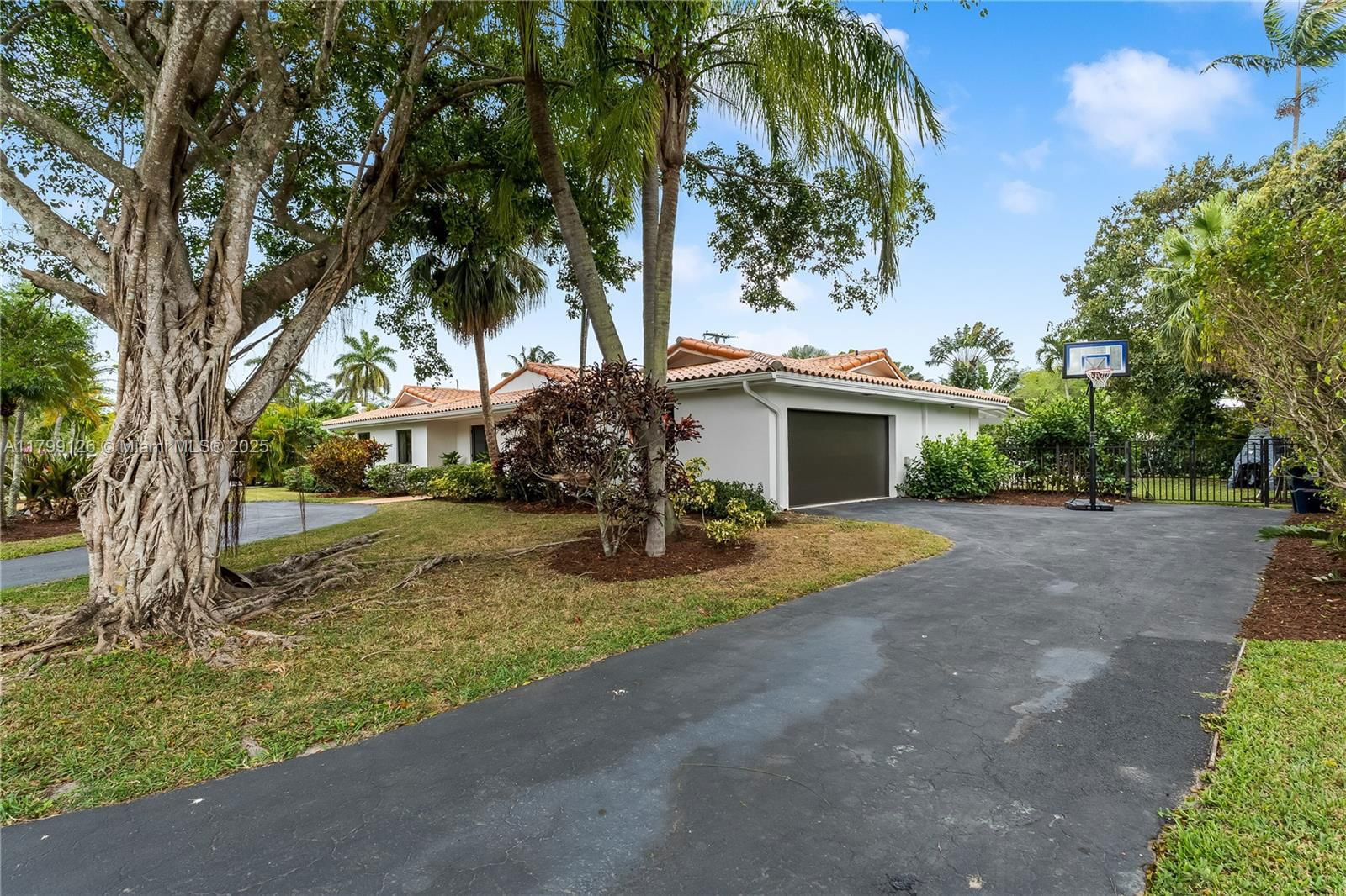 Real estate property located at 7220 107th Terr, Miami-dade, Shane Estates, Pinecrest, FL